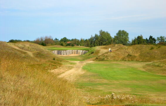 The intimidating 7th Tee shot